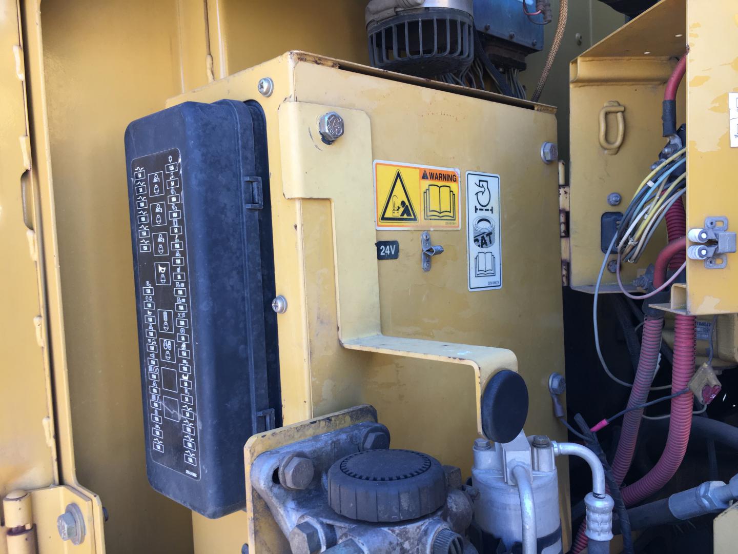 ./imagenes/INVOICE/2019/16730/EXCAVADORA FERROVIARIA CAT 312 (10).JPG